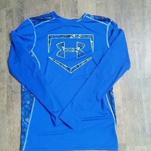 Under Armour long sleeve shirt.